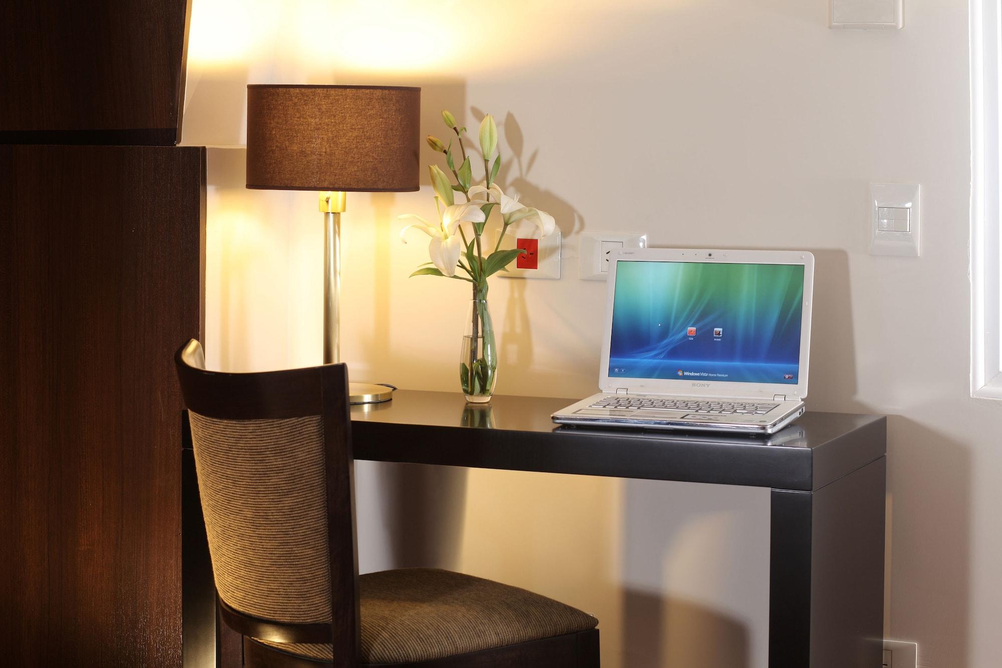 Europlaza Hotel & Suites Buenos Aires Exteriör bild